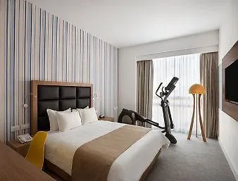 Tryp World Trade Hotel *